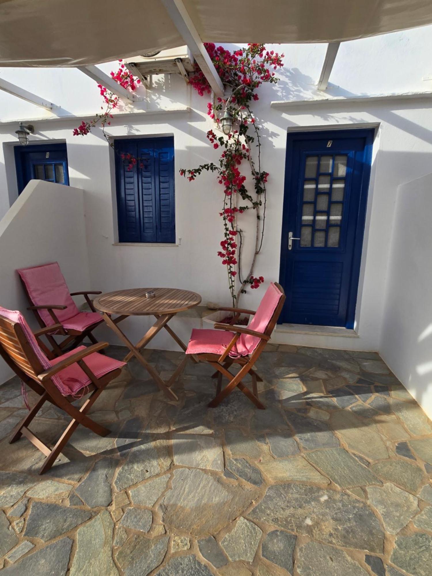 Aglaia Studios Kamares  Luaran gambar