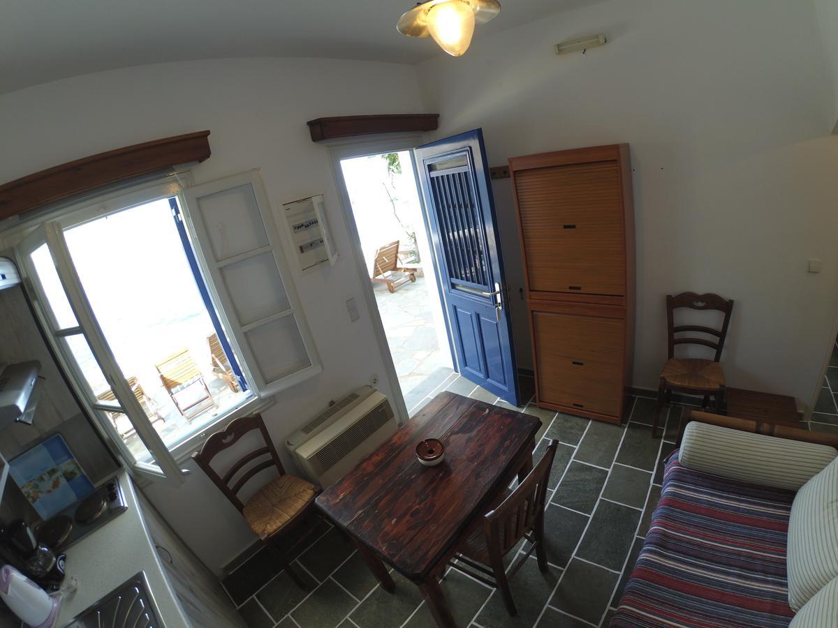 Aglaia Studios Kamares  Luaran gambar
