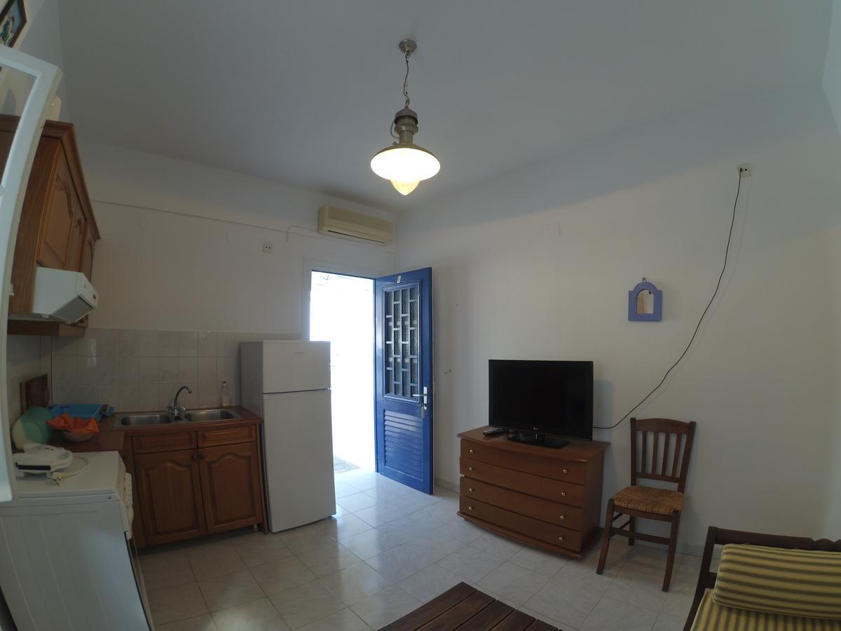 Aglaia Studios Kamares  Luaran gambar