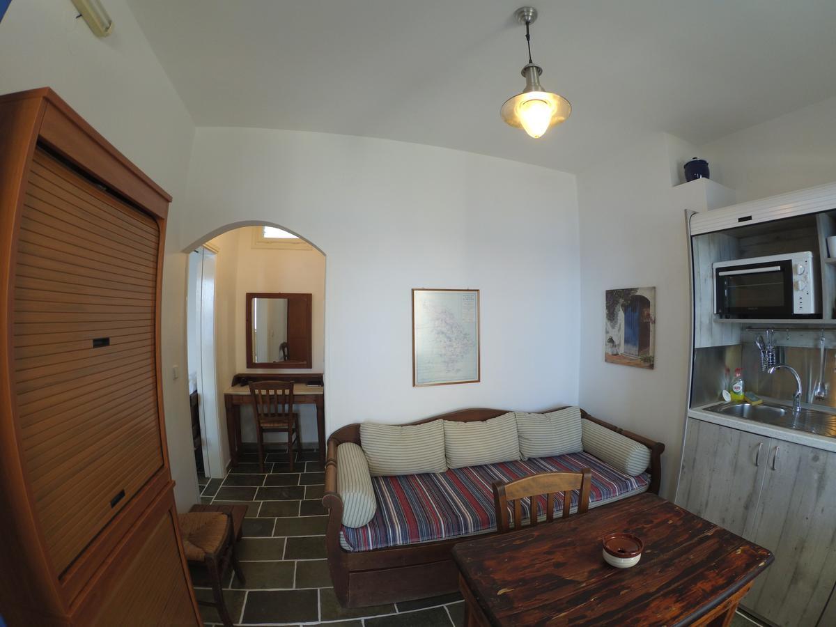 Aglaia Studios Kamares  Luaran gambar